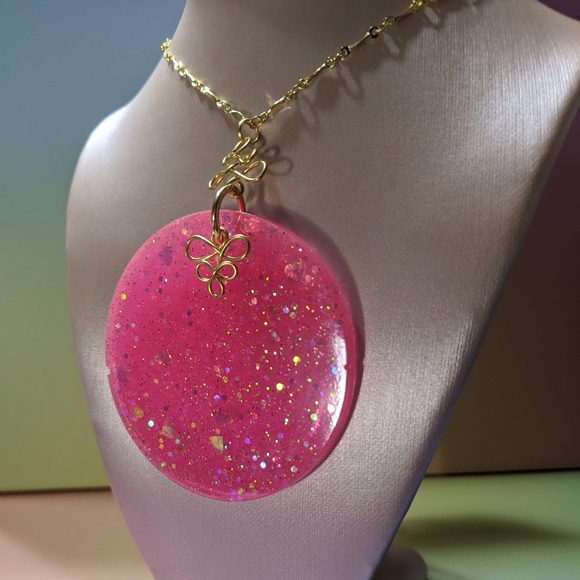 Jewelry - Pink Glitter Resin Pendant Necklace